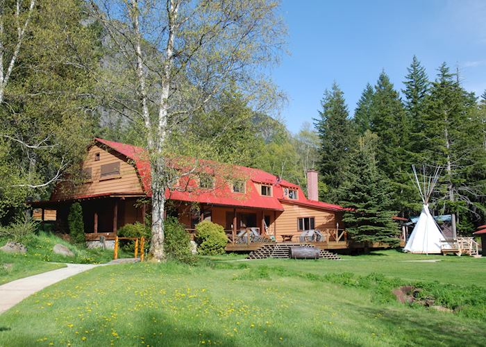 Tweedsmuir Lodge, Bella Coola