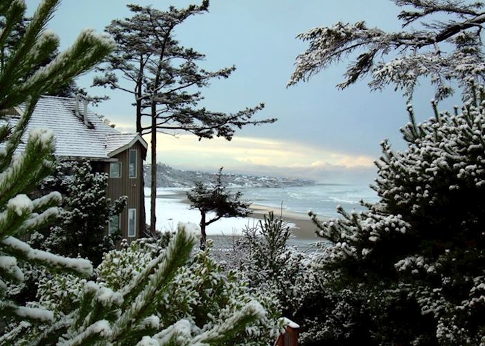 Tyee Lodge, Newport