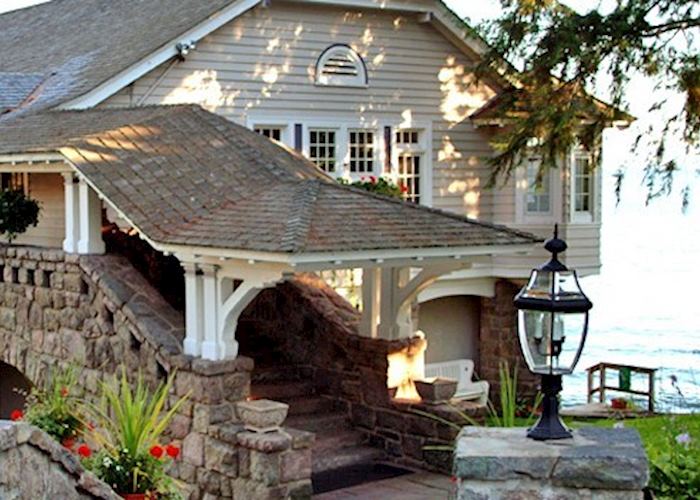 Boathouse Bed & Breakfast, Lake George