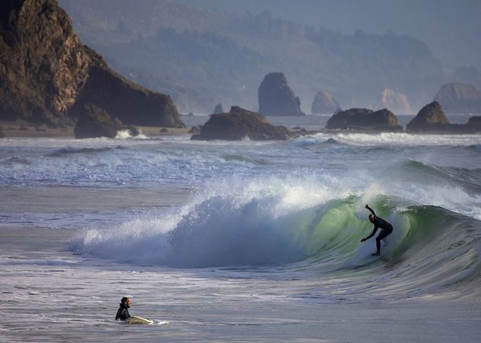 Surfers, Ocean Lodge