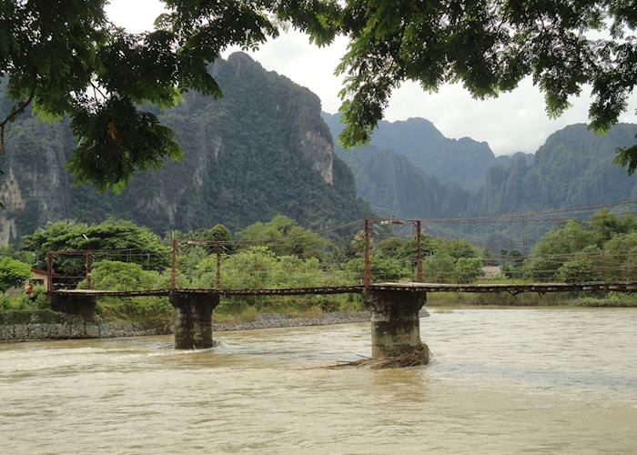 Bridge Crossing, Vang Vieng