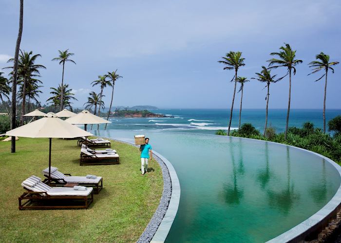 Cape Weligama moon pool
