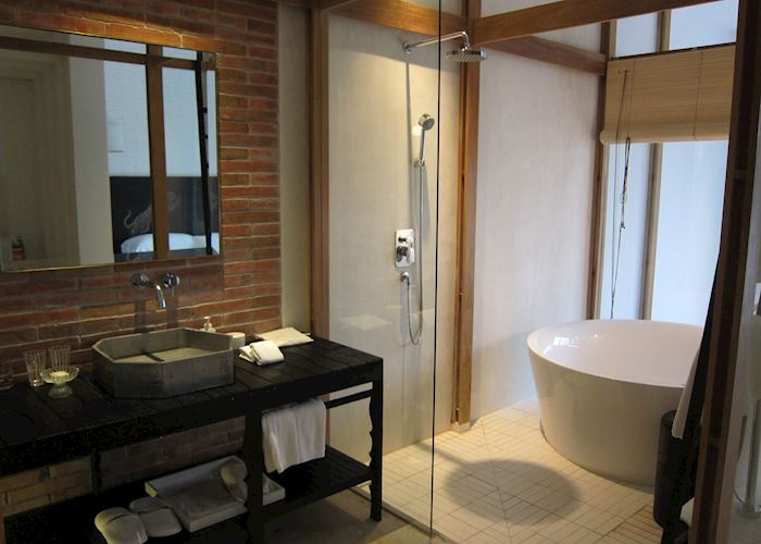 Bathroom, Deluxe Riverview Terrace, Sala Ayuthaya