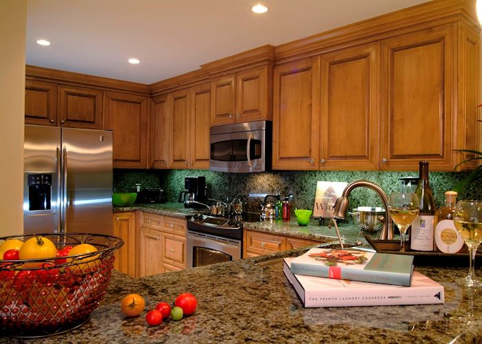 Suite kitchen, Dolphin Bay Resort & Spa, Pismo Beach