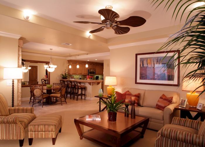 Pool suite living room, Dolphin Bay Resort & Spa