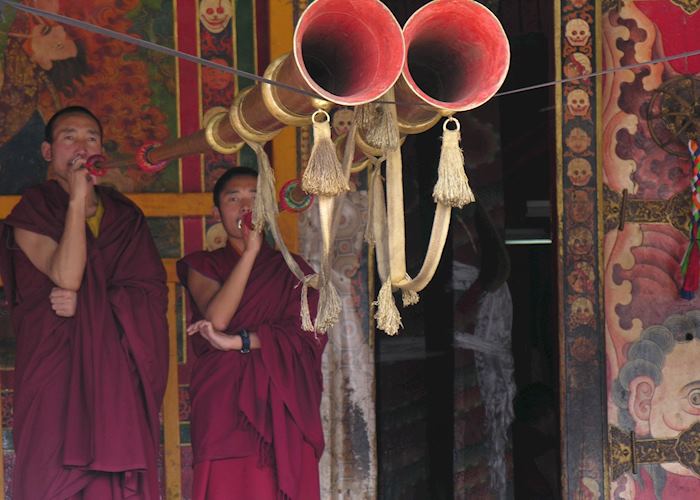 Nechung monks, Lhasa