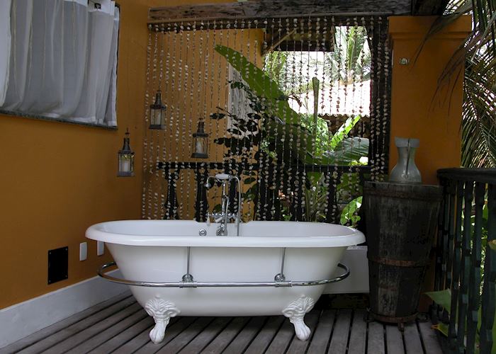 Bathroom at Toca da Coruja, Pipa