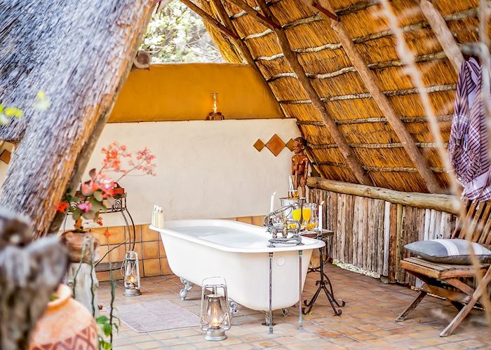 Outdoor bath in the honeymoon tent at The Hide