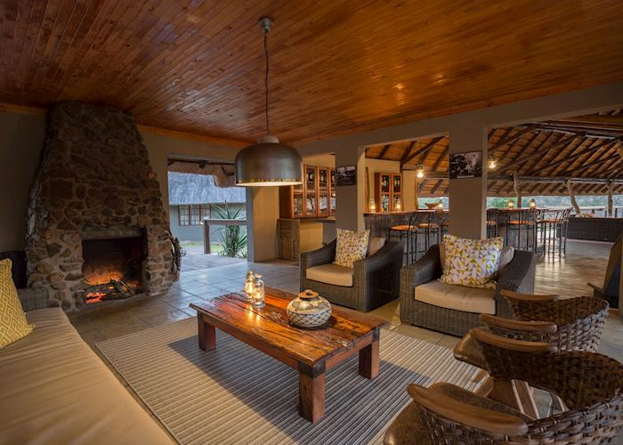 Arathusa Safari Lodge, lounge area