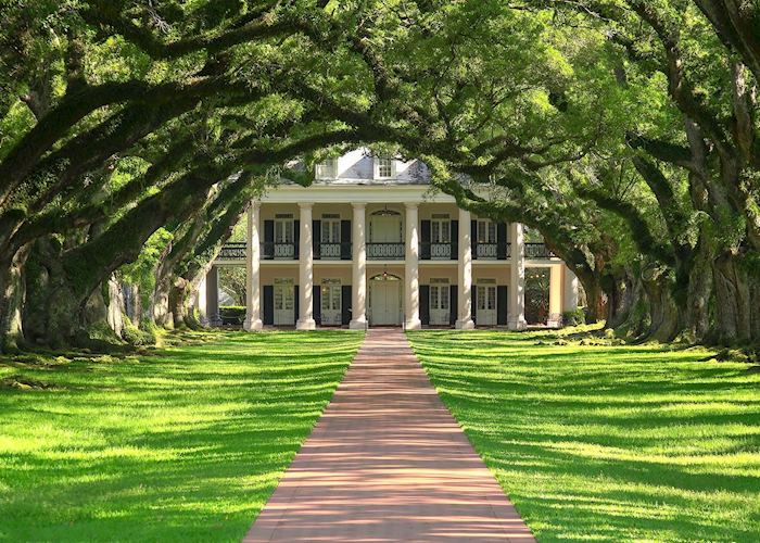 Oak Alley Southern Plantation House in Louisiana