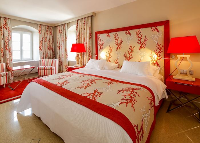 Hotel Lemongarden, Sutivan