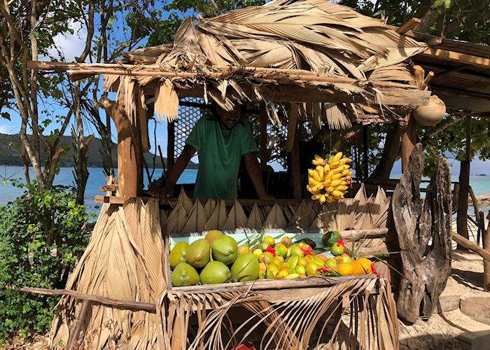 Anse Lazio fruit stall, Praslin
