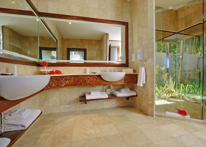 Ultimate Beachfront Villa Bathroom