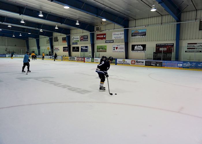 Canadian ice hockey player experience , Canmore