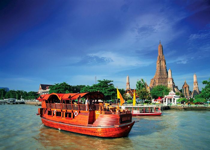 Anantara Song cruising on the Chao Phraya River