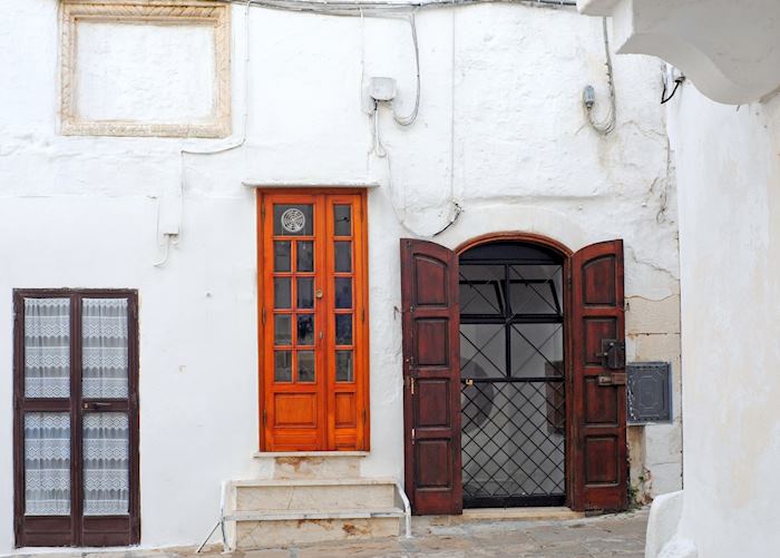 House entrances, Ostuni