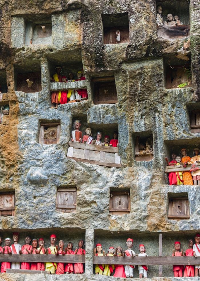 Cliff Graves, Lemo, Toraja