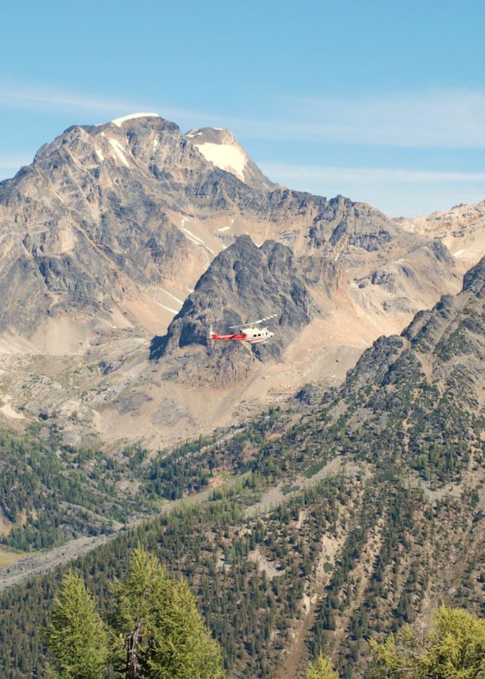 Helicopter flight through the Rockies, Banff