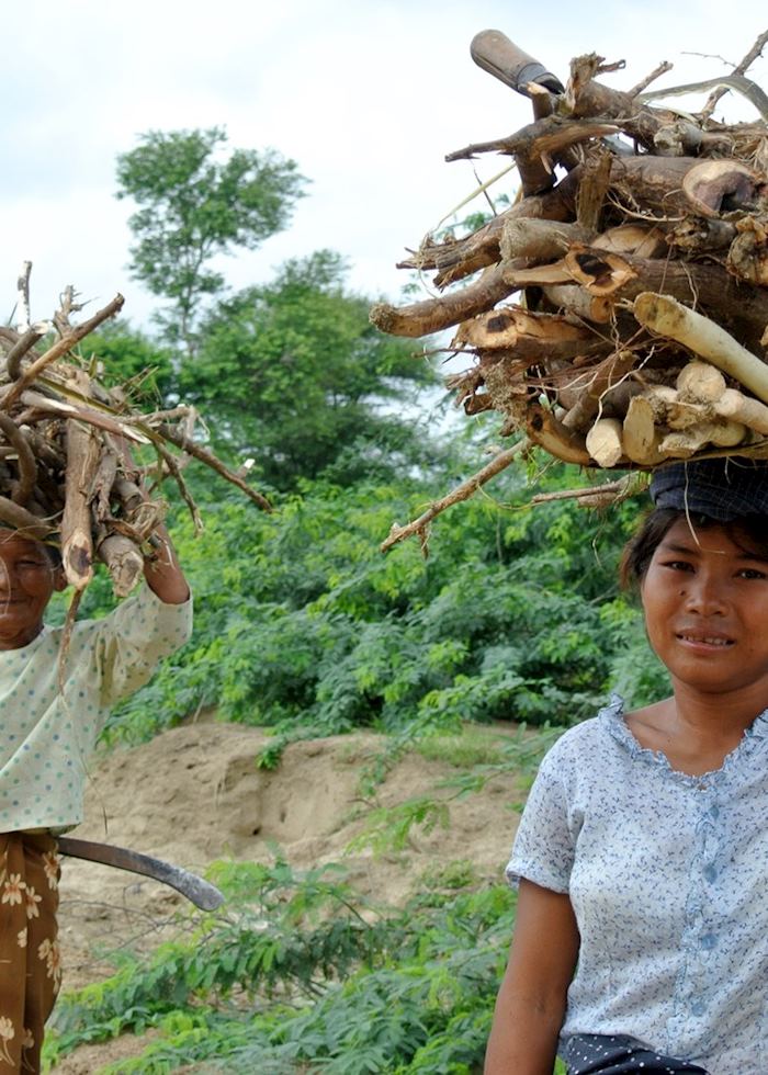 Women collecting sticks, Bagan, Burma (Myanmar)