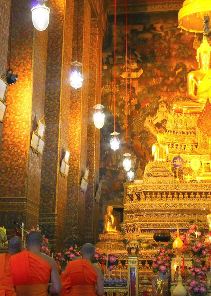 Chanting at Wat Suthat, Bangkok, Thailand