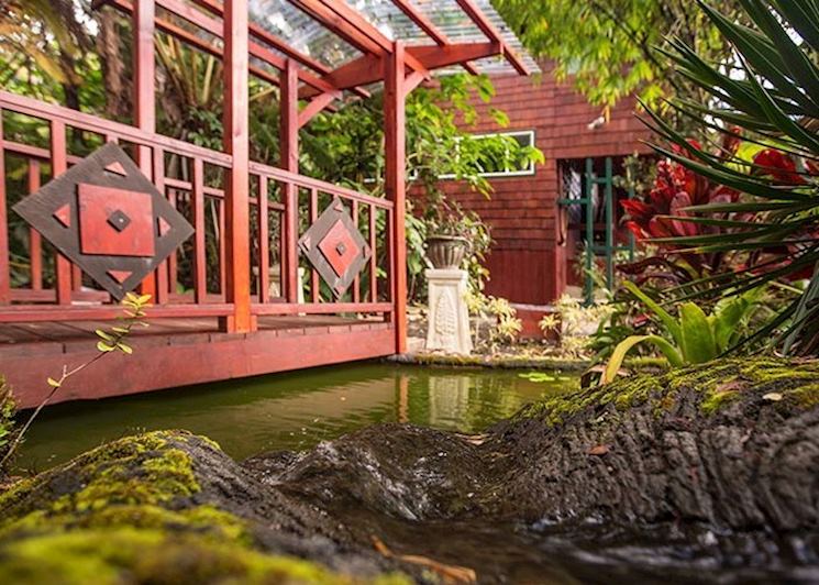 Chalet Kilauea gardens