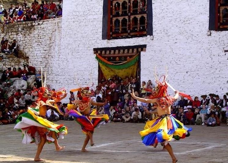 Paro tsechu dancers