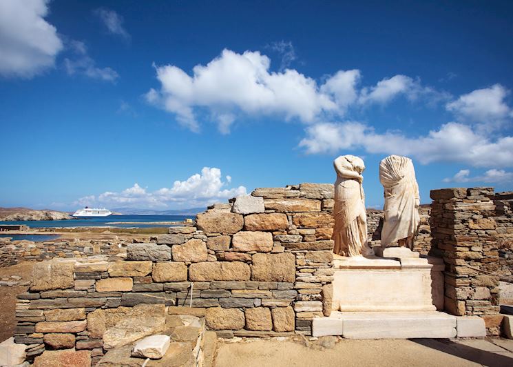 Statue of husband and wife, Delos