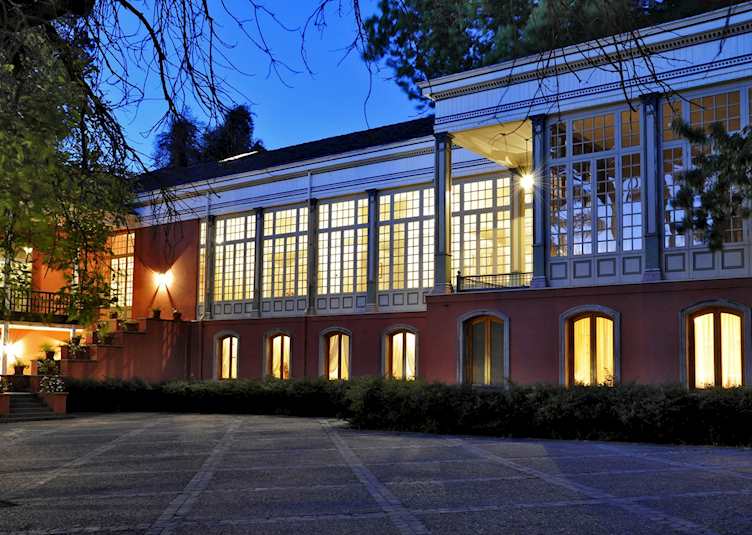 Exterior, Casa Real