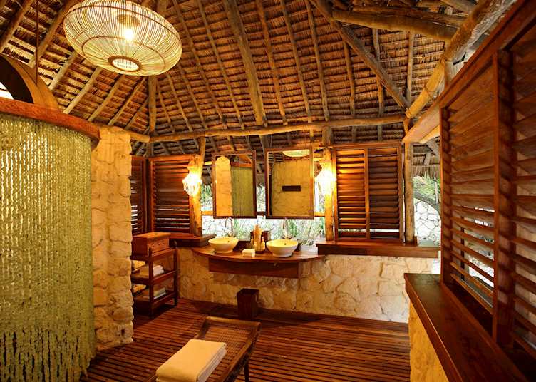Banda bathroom, Mnemba Island Lodge, Tanzania