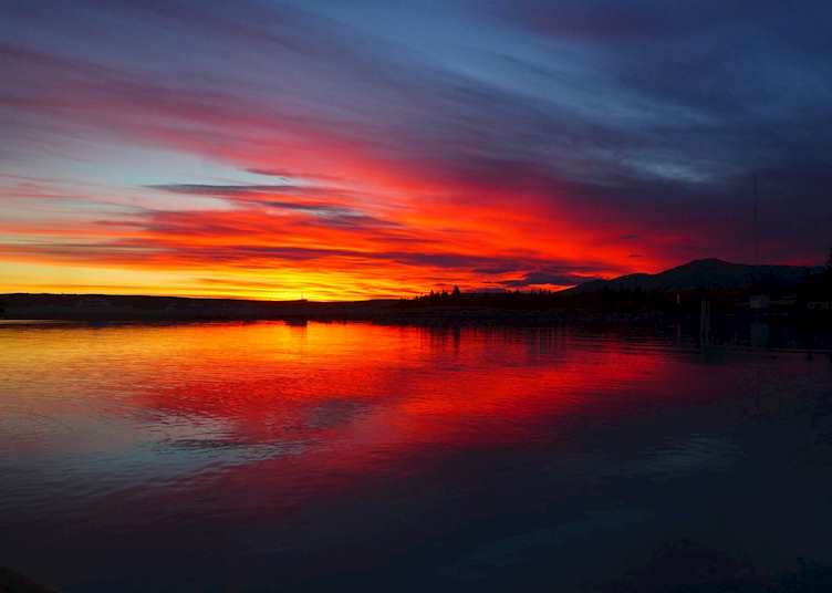 Sunrise at dock to Estancia Cristina, El Calafate