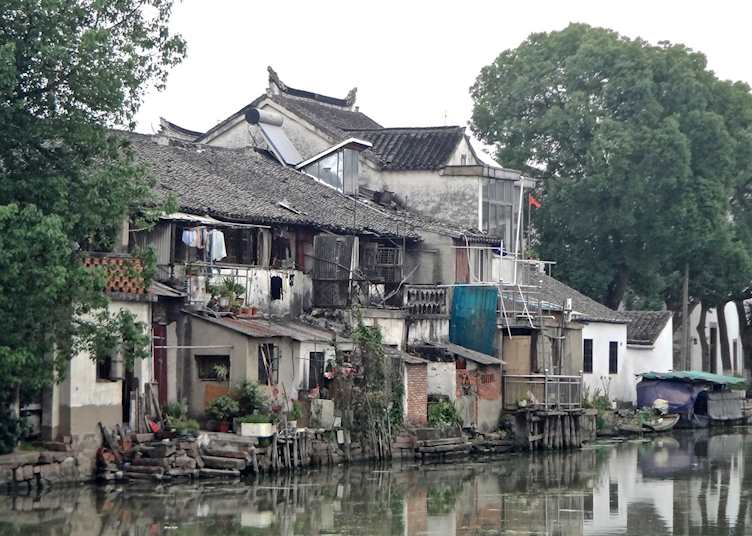 View of the town alongside the Suzhou canals