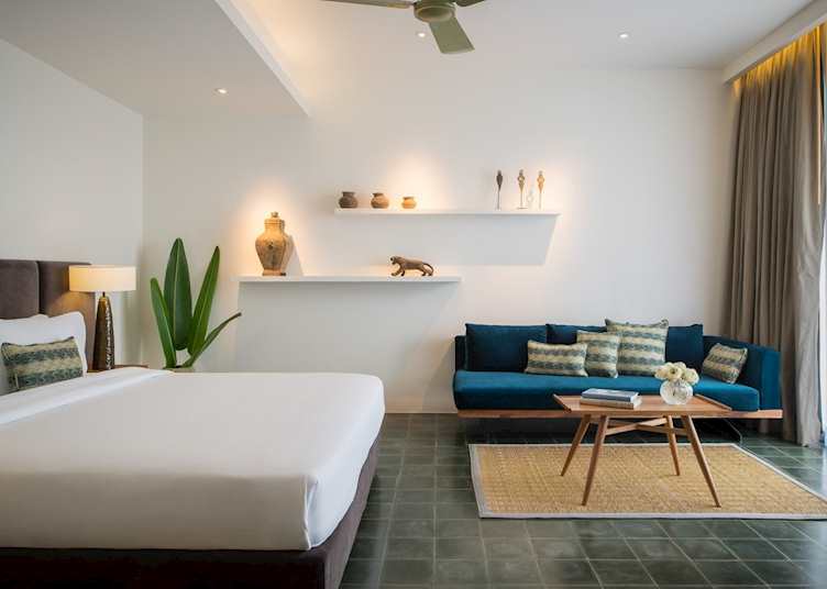 Deluxe Pool View Room