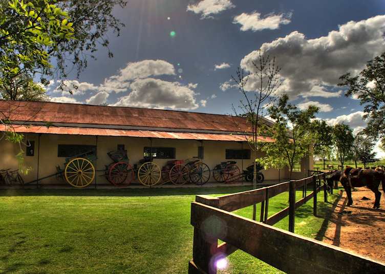 Estancia El Ombu