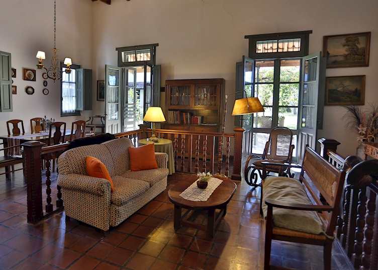 Estancia El Ombu