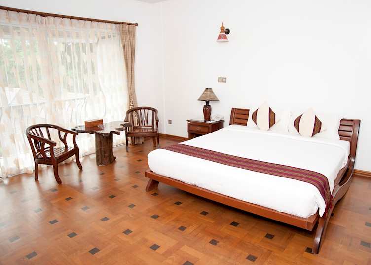 Deluxe room at Yadanarpon Dynasty Hotel, Mandalay