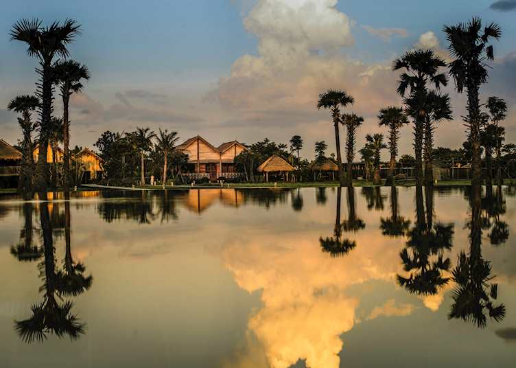 Lake gardens at Phum Baitang