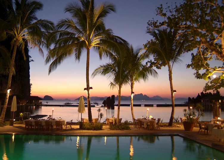 Dining by the pool, El Nido Lagen resort