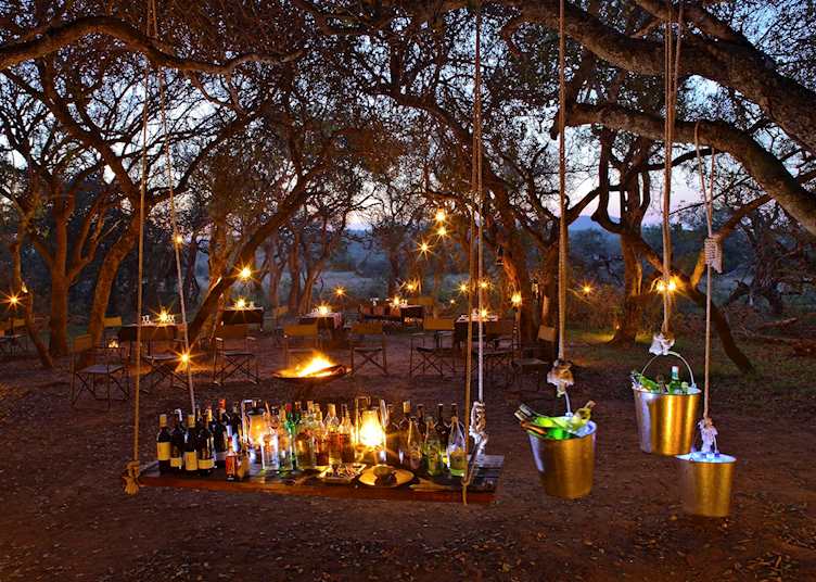 Outside dining, Phinda Rock Lodge