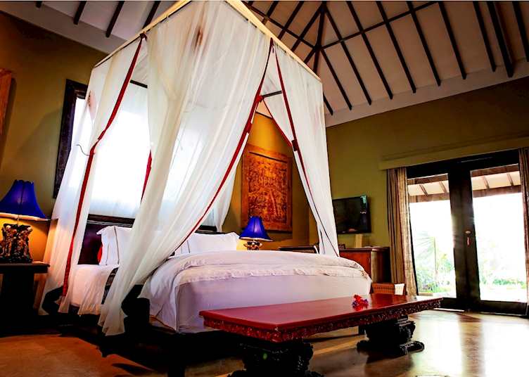Aloon Aloon Rama Sinta, Tugu Lombok, Sire Beach