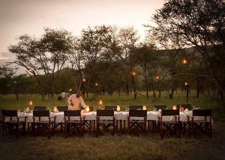 Twilight dinner at Dunia Camp