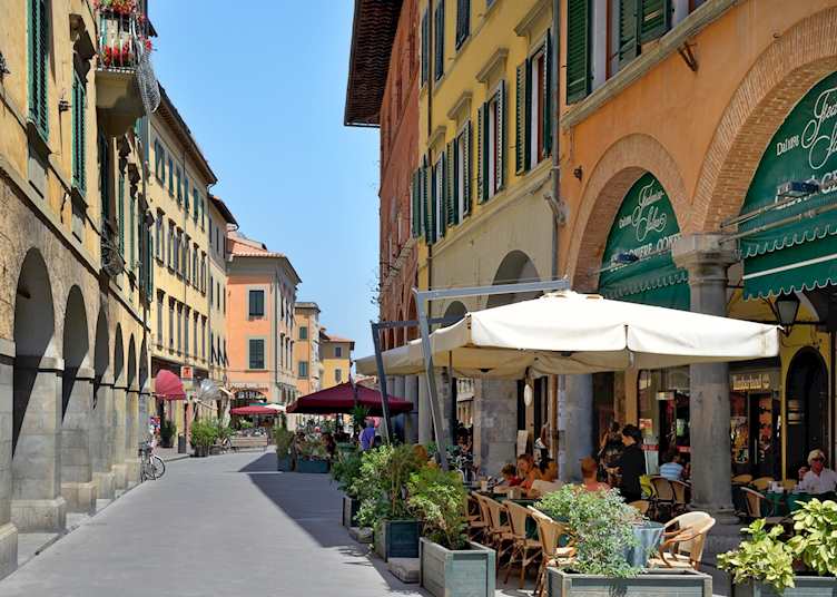 Restaurants in the streets of Pisa