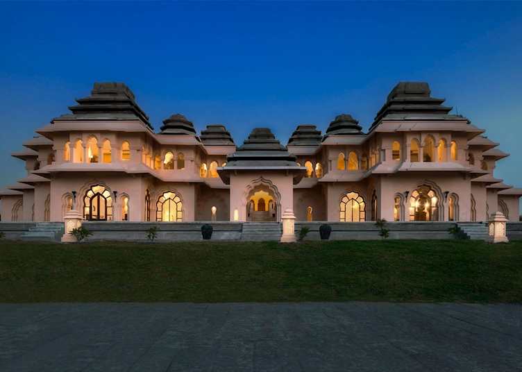 Orange County, Hampi