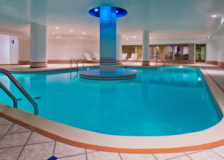 Swimming pool, Hotel Manoir Victoria, Québec City