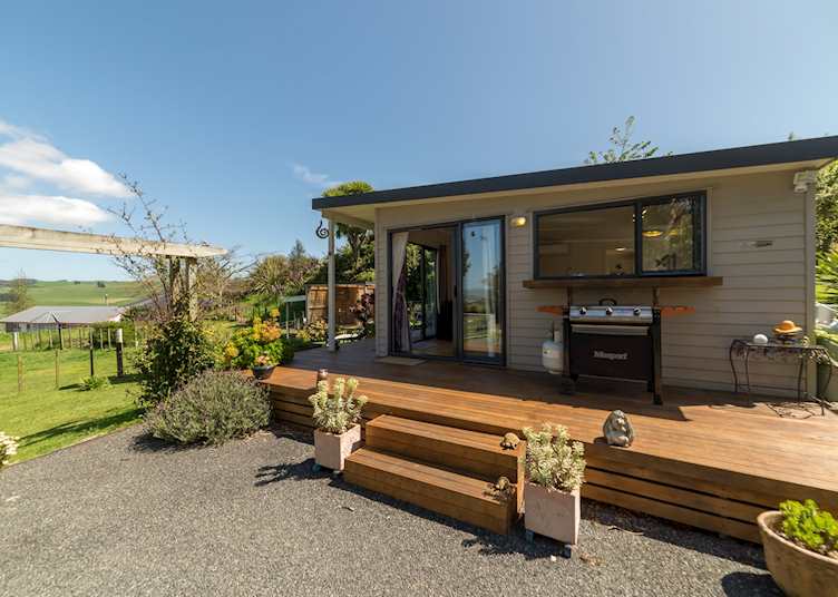 Cottage deck, City Lights Boutique Lodge, Rotorua