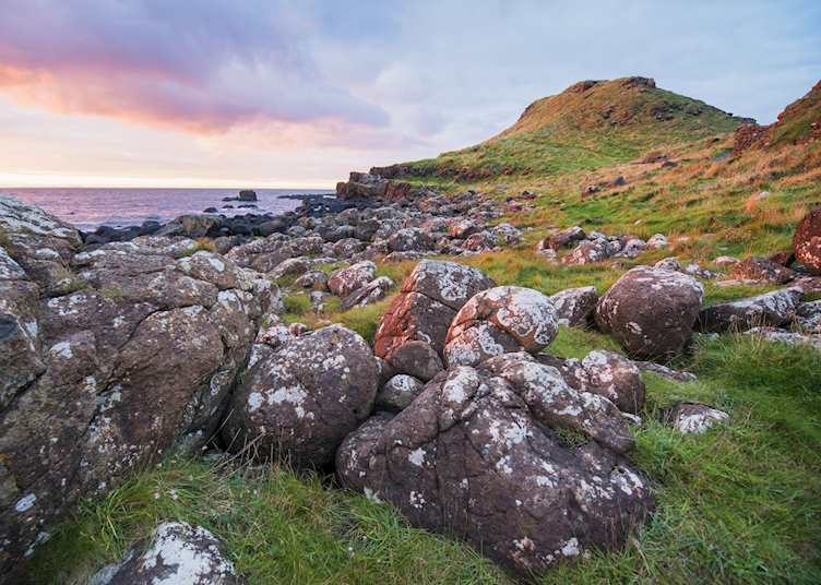 Sunset in Giants Causeway 