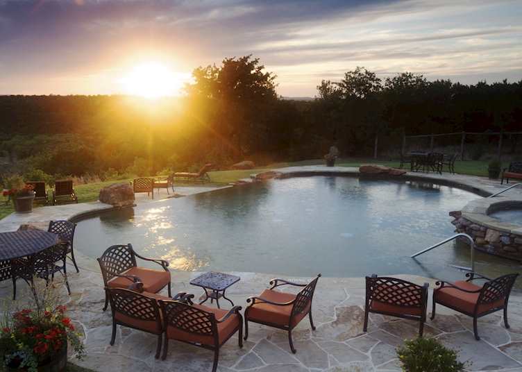 Wildcatter Ranch's swimming pool