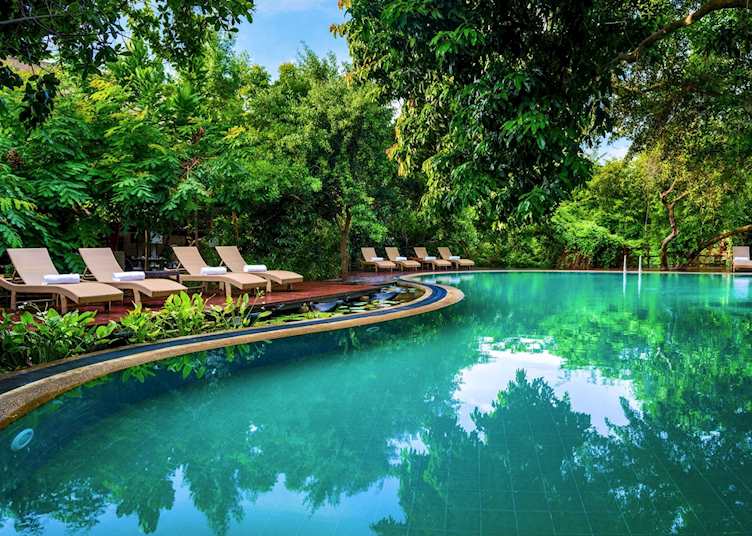 Jungle Beach pool