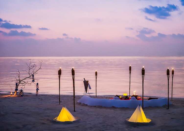 Dining on the beach, Anantara Veli Maldives Resort, Maldive Island