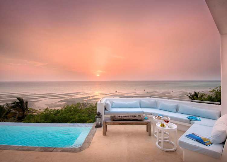 Santorini Mozambique, pool area