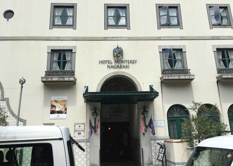 Entrance to the Hotel Monterey